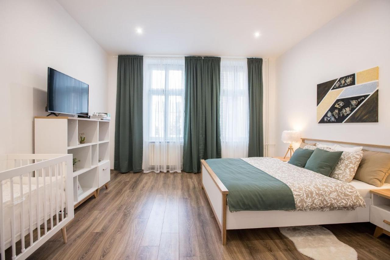 Family Apartment 오스트라바 외부 사진