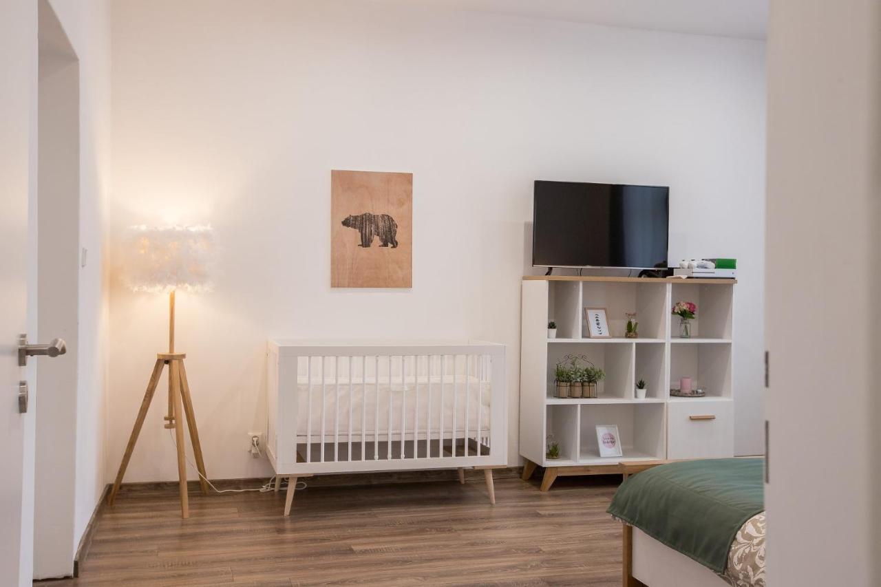 Family Apartment 오스트라바 외부 사진