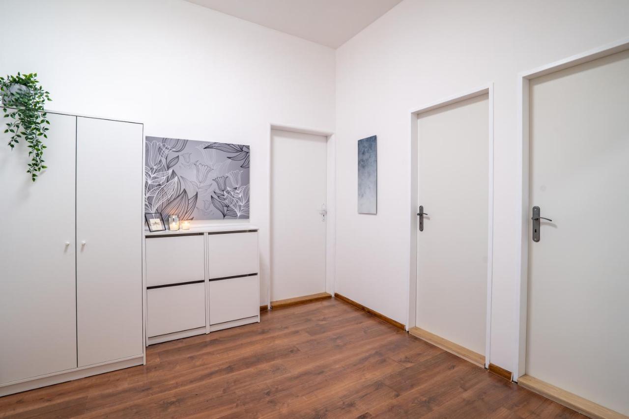 Family Apartment 오스트라바 외부 사진
